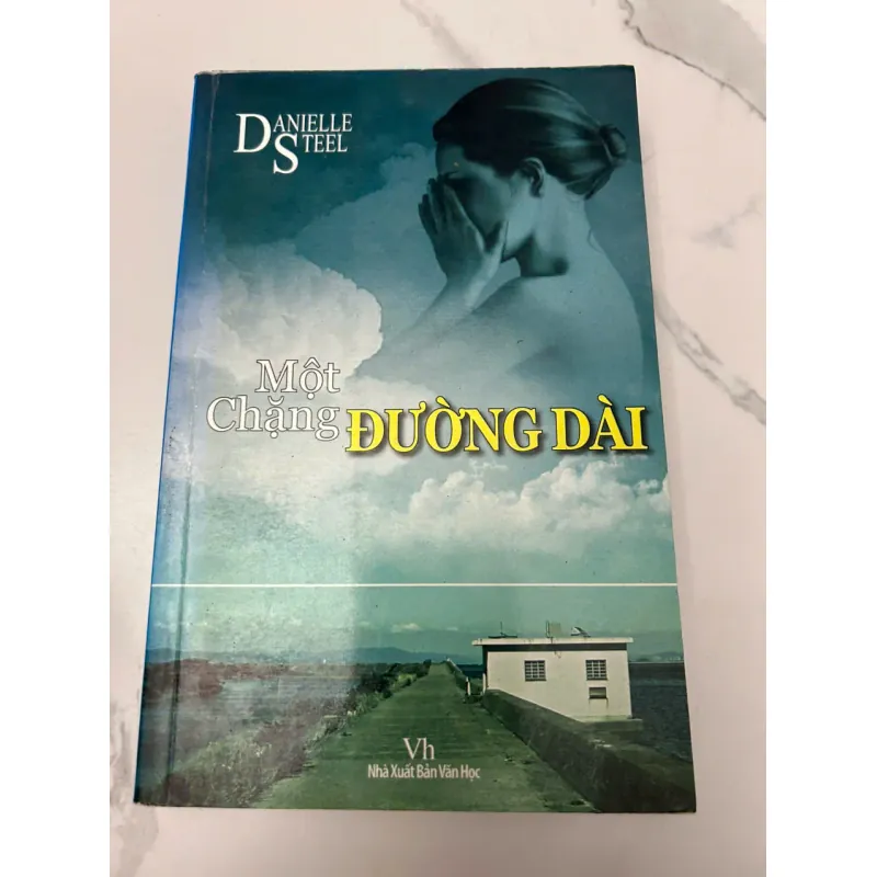 Một chặng đường dài (The Long Road Home) – Danielle Steel 610279