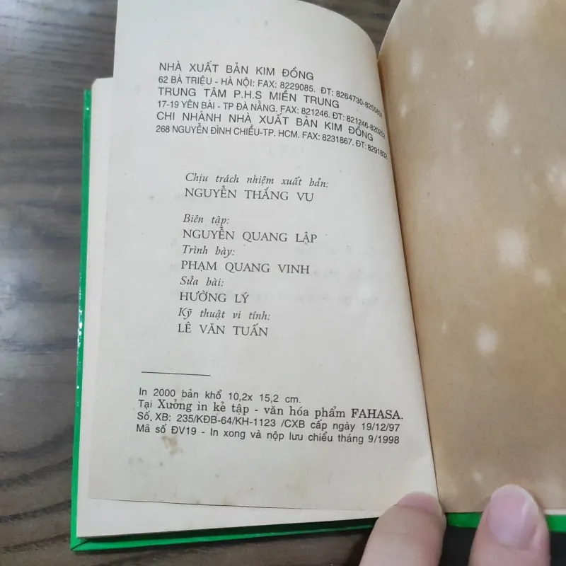 Thuyền sắp đắm - Tủ sách vàng bìa cứng 1003677