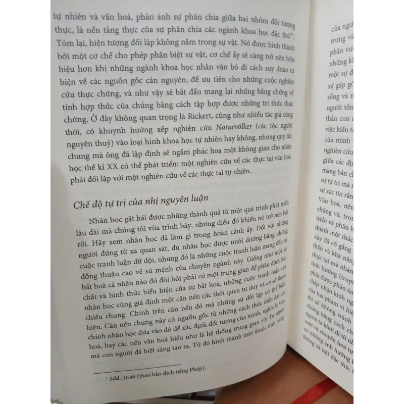 BÊN KIA TỰ NHIÊN VÀ VĂN HÓA - Phạm Văn Quang và Võ Thị Ánh Ngọc dịch 711690