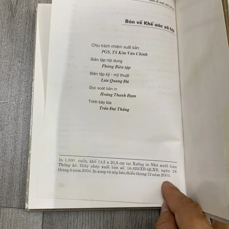 Ban về khế ước xã hội - jean jacques rousseau. 7a3 783482