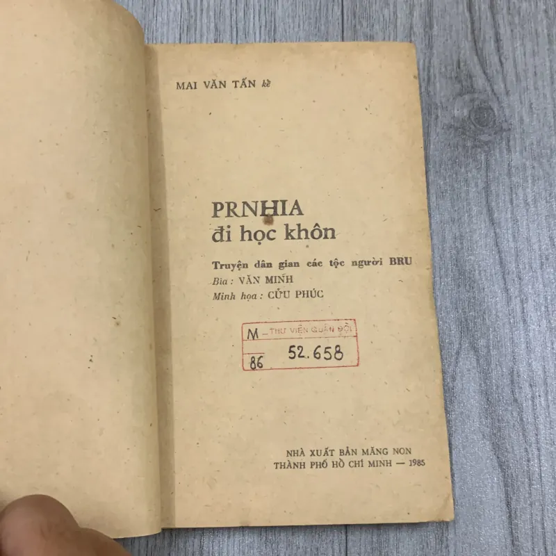 Prnhia đi học khôn 1985. 10a1 1025685