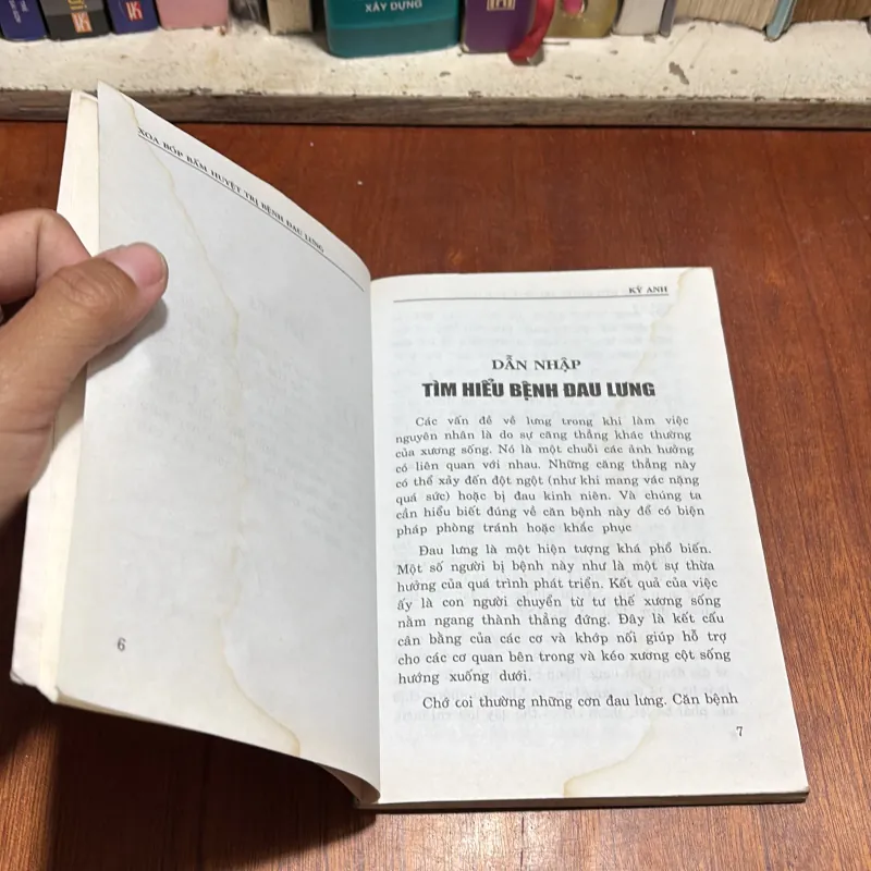 II Sức Khoẻ: Xoa Bóp Bấm Huyệt _ Trị Bệnh Đau Lưng - Kỳ Anh - 2007 927670
