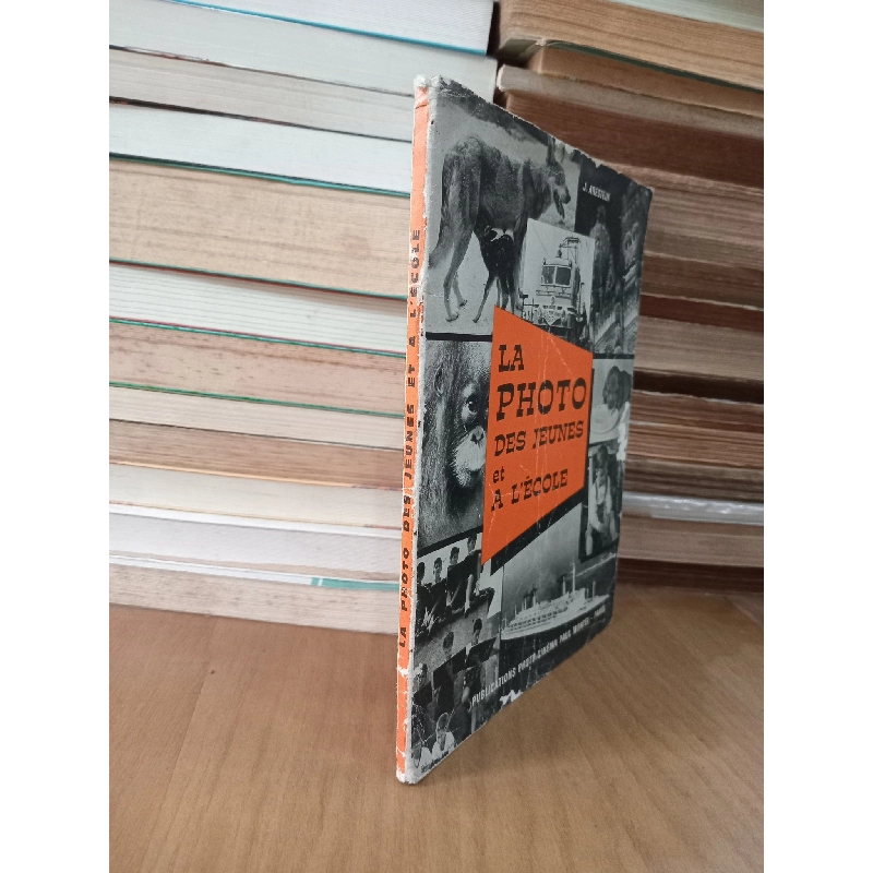 La photo des jeunes et a l'ecole - Jean Arestein 1020609