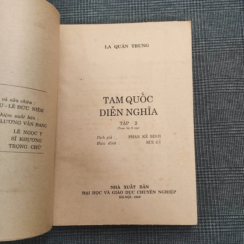 Tam Quốc Diễn Nghĩa - La Quán Trung - Dịch giả: Phan Kế Bính - Năm 1988 606141