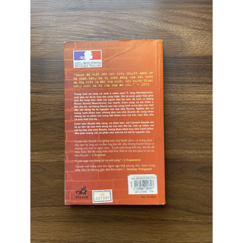 Mặt trời nhà Scozta - Laurent Gaudé 972714