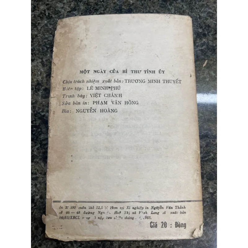 Một ngày của bí thư tỉnh uỷ Trần Bạch Đằng XB 1985 787275