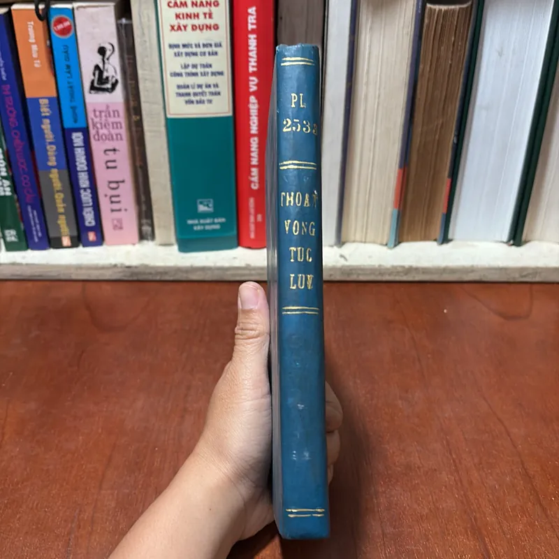 II Sách Phật Giáo: Thoát Vòng Tục Luỵ - Tinh Vân - Quảng Độ (Dịch) - 1974 738218