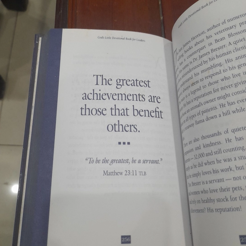 God's Little Devotional Book for LEADERS 524692