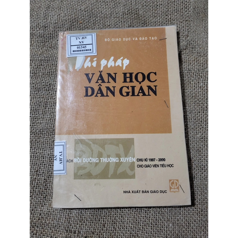 Thi pháp văn học dân gian _ sách giáo viên, học sinh chuyên văn 384444