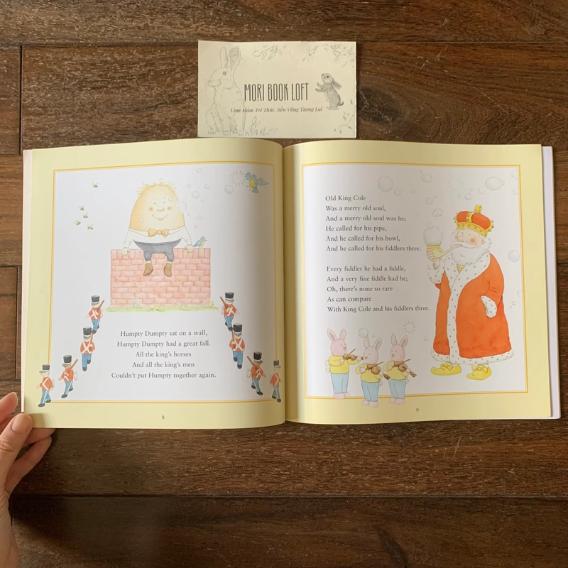 Sách ngoại văn Favourite Nursery Rhymes, Used, Bìa mềm 519437