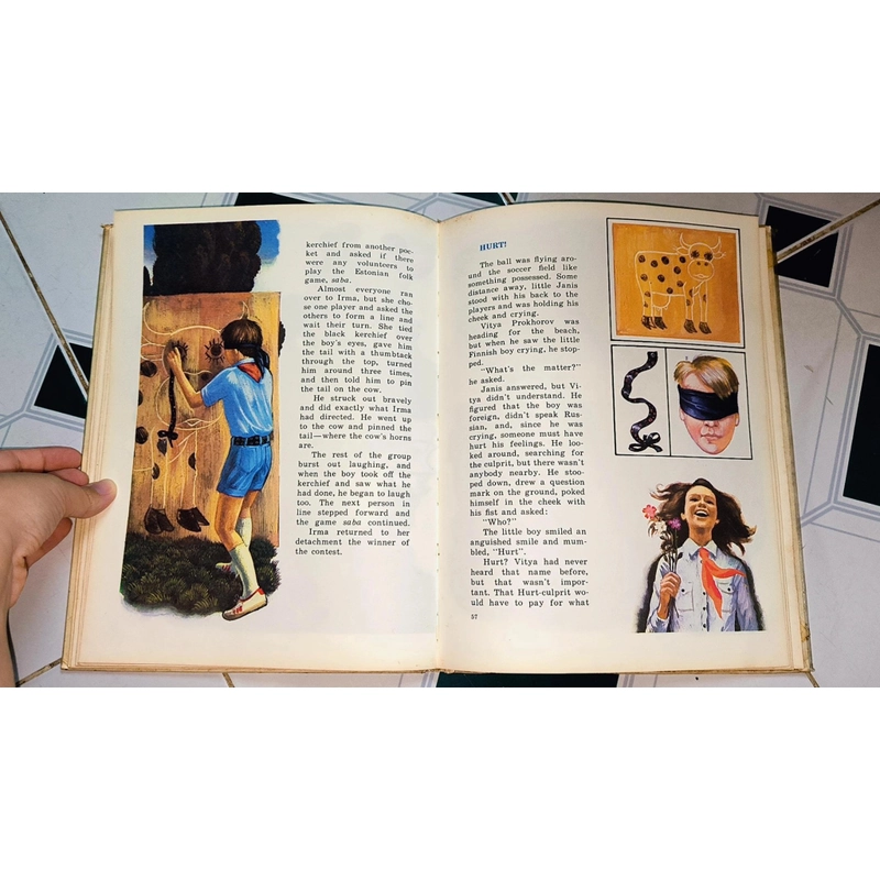 Sách vintage - THE SEASIDE "CHIDLREN'S REPUBLIC" - Vasily Golyshkin (Moscow, 1985) 470377