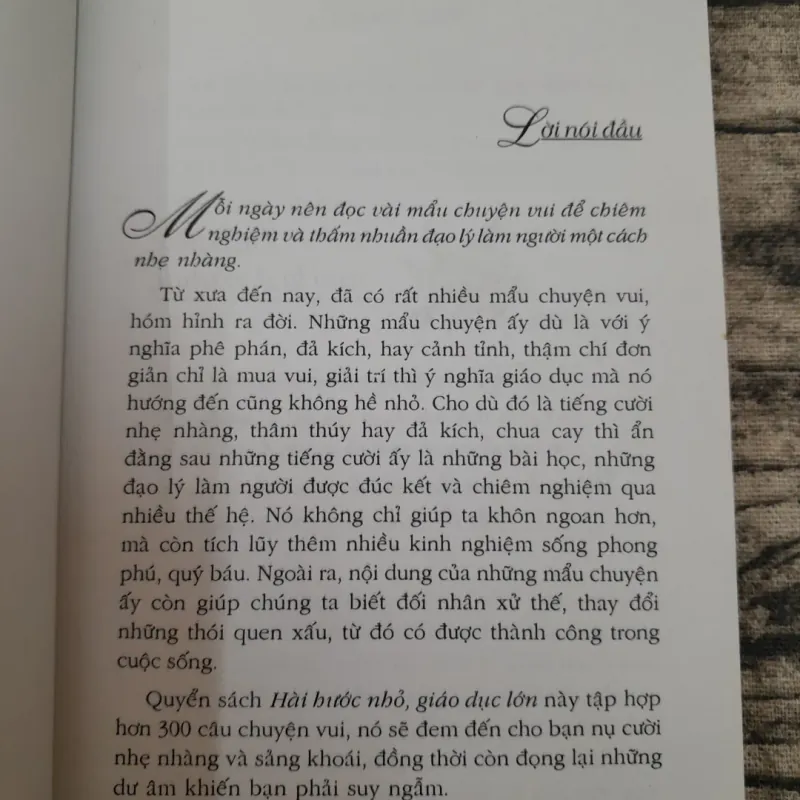 Hài hước nhỏ, Giáo dục lớn- Tình yêu & Cuộc sông. Biên soạn Gia Khanh... 783640