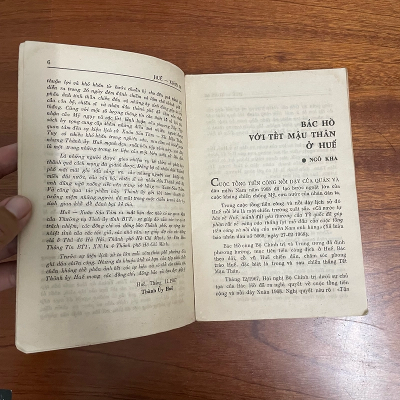 II Sách Lịch Sử: Huế _ Xuân 68 - Thành Uỷ Huế - 1988 475549