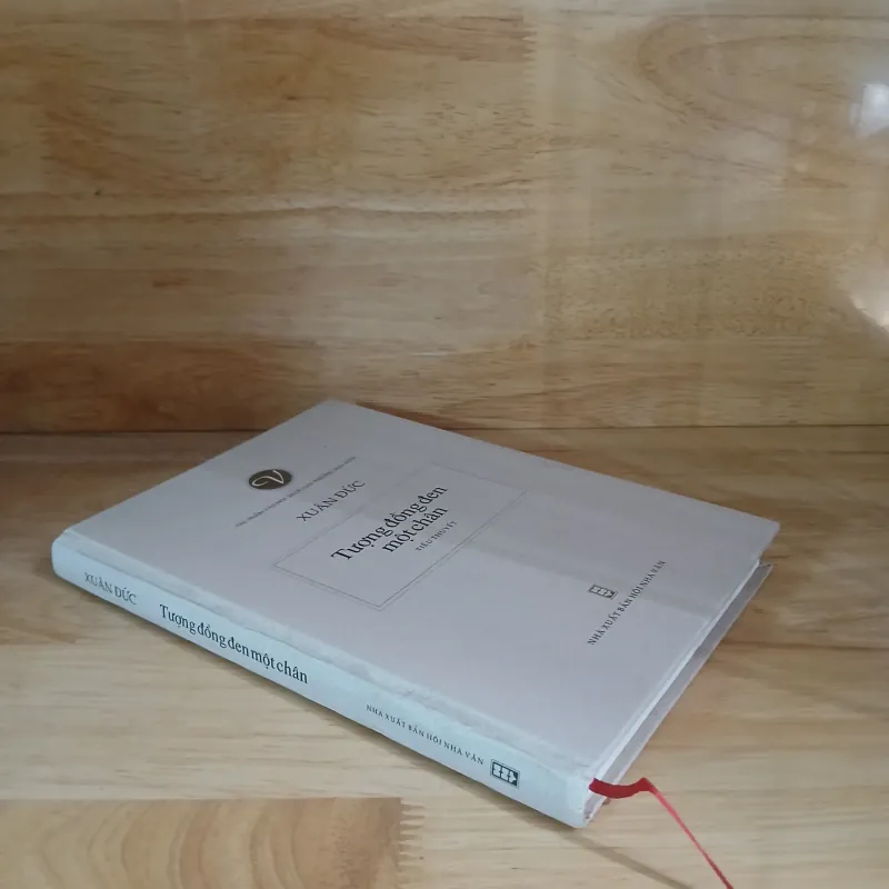 Tượng Đồng Đen Một Chân - Xuân Đức 789120