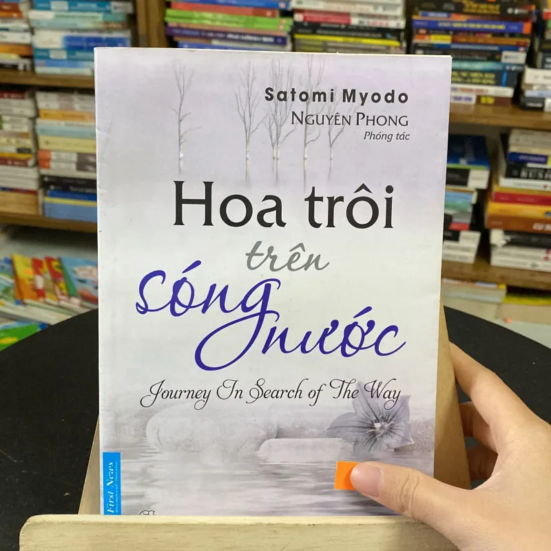 Hoa trôi trên sóng nước-tác giả Satomi Myodo￼ 974301
