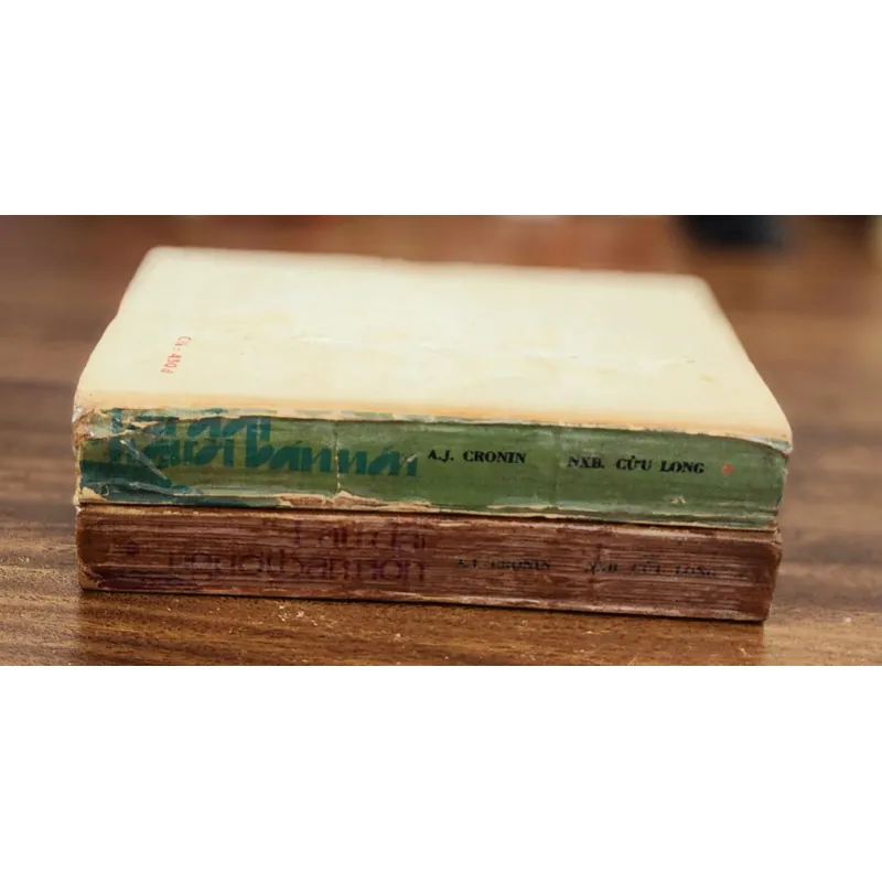 Trọn bộ 2 tập tiểu thuyết LÂU ĐÀI NGƯỜI BÁN NÓN của nhà văn A. J. Cronin 726028