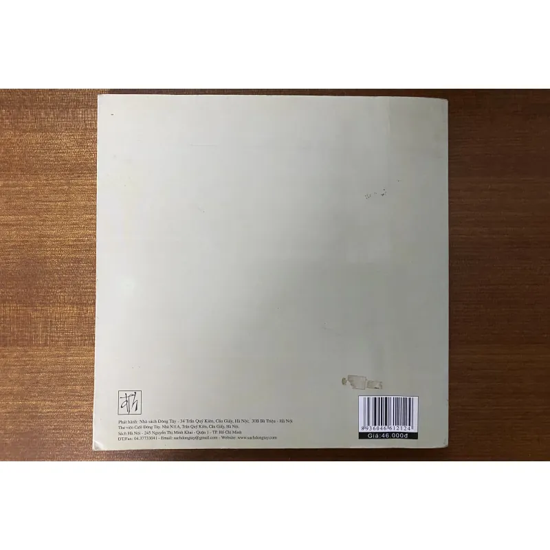 Trò chuyện với họa sĩ- của tác giả Lê Mỹ Ý.  1023856