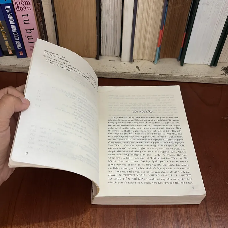 [Chữ Ký] - II Truyện Ngắn: Những Vấn Đề Lý Thuyết Và Thực Tiễn Thể Loại - Bùi Việt Thắng 592905