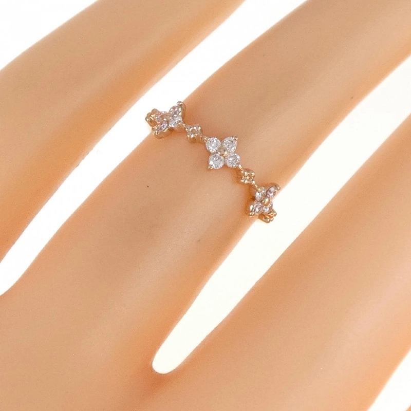 Nhẫn kim cương hoa K18PG 0.15CT 670415