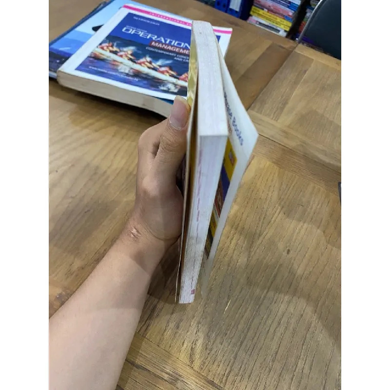 Essential Italian Phrase Book 563539