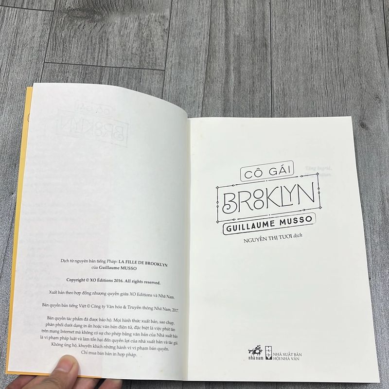 Cô gái brooklyn. 2a1 542890