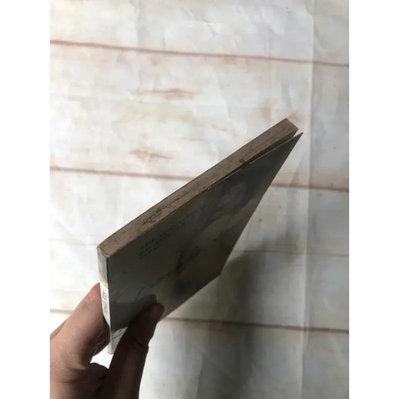 Đôi Mắt Ấy Vẫn Ở Trên Giường - Yamada Amy 800700