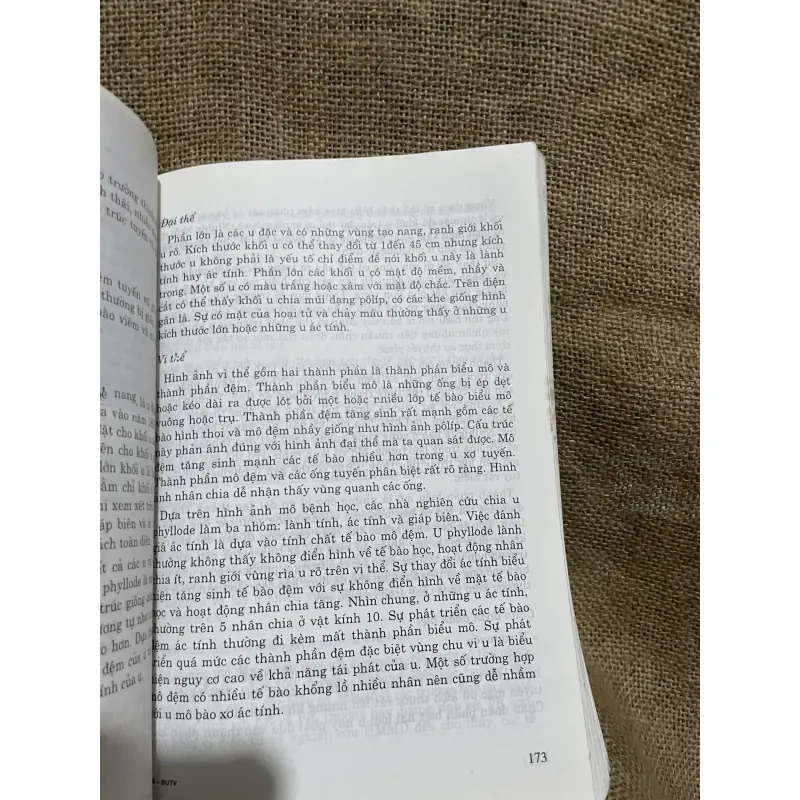 Bệnh ung thư vú - CHỦ BIÊN: PGS. TS NGUYỄN BÁ ĐỨC- khổ lớn  977949