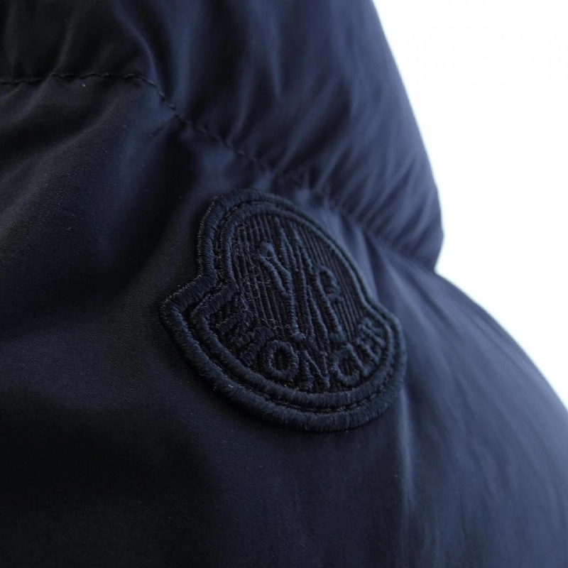 Áo khoác lông vũ MONCLER 641096