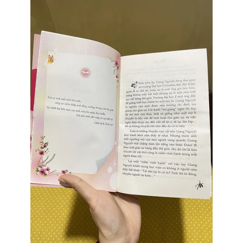 Em ở bên ai cũng là khoảng trống trong anh 927897