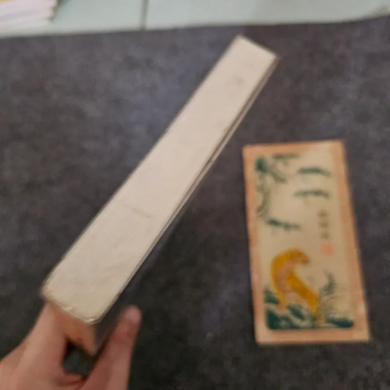 Người đàn ông tưởng nhầm vợ mình là cái mũ - sách tâm lý học 744981