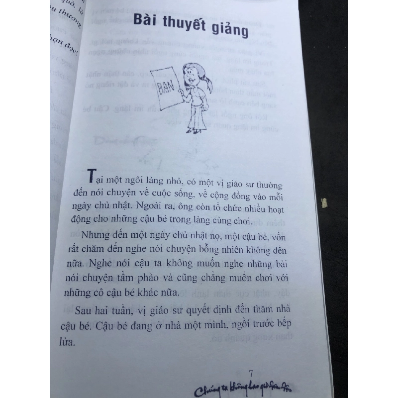 Chúng ta không bao giờ đơn độc 2005 mới 70% ố bẩn nhẹ Mai Hương HPB0906 SÁCH VĂN HỌC 915682