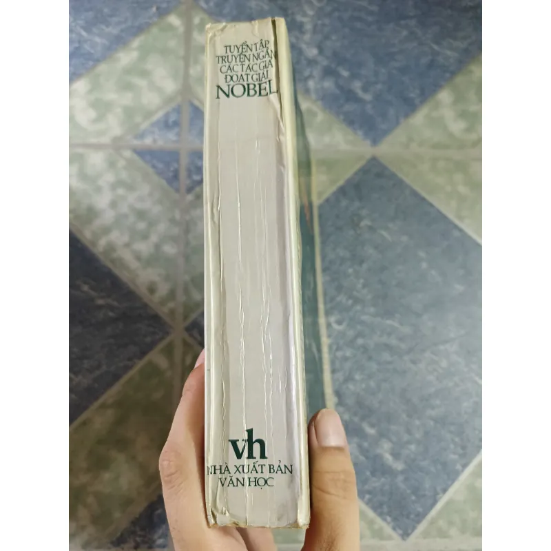 Tuyển tập truyện ngắn các tác giả đoạt giải Nobel 697130