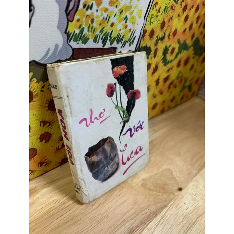 Sách tặng KÈM cho khách CÓ ĐƠN (mỗi đơn có thể chọn 1 cuốn) - Thơ Với Hoa 928407