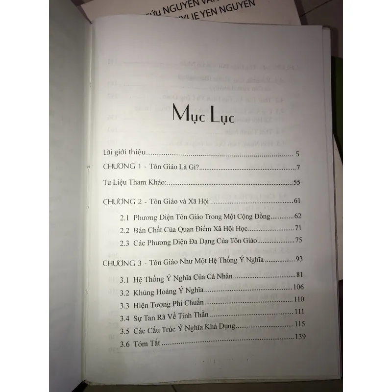 Tôn giáo nhìn từ viễn cảnh xã hội học  711528
