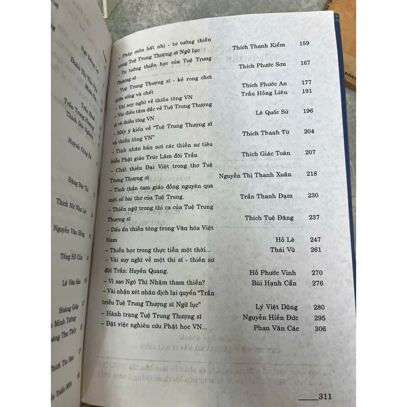 TUỆ TRUNG THƯỢNG SĨ VỚI THIỀN TÔNG VIỆT NAM 532226