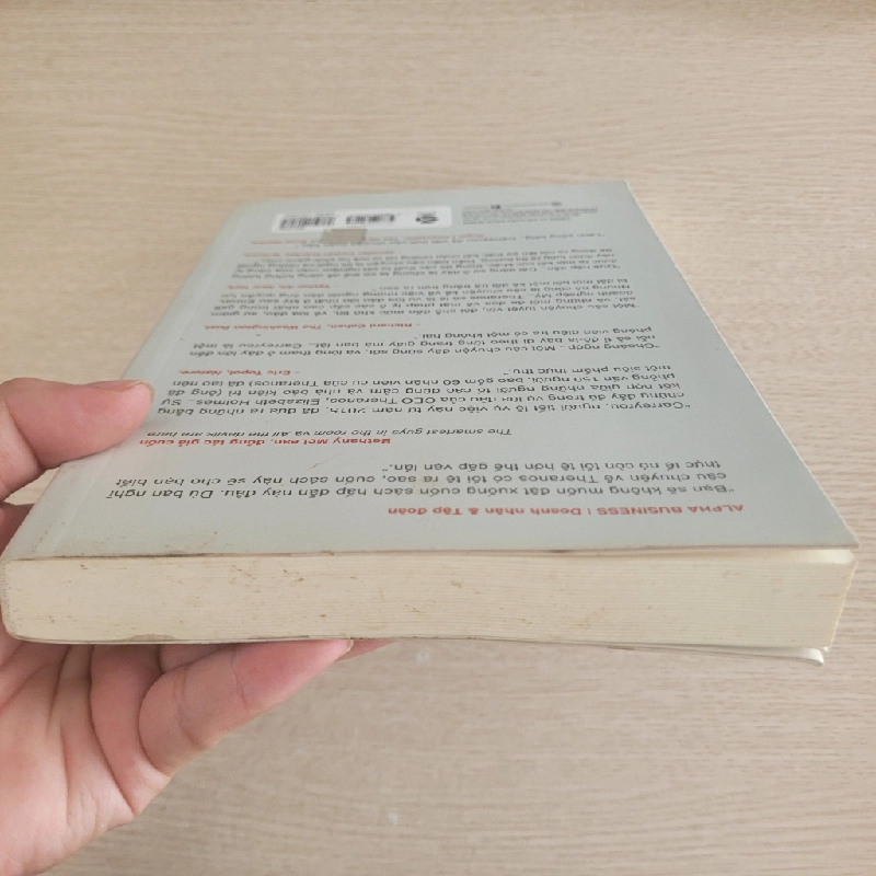 Máu bẩn - John Carreyrou 538563