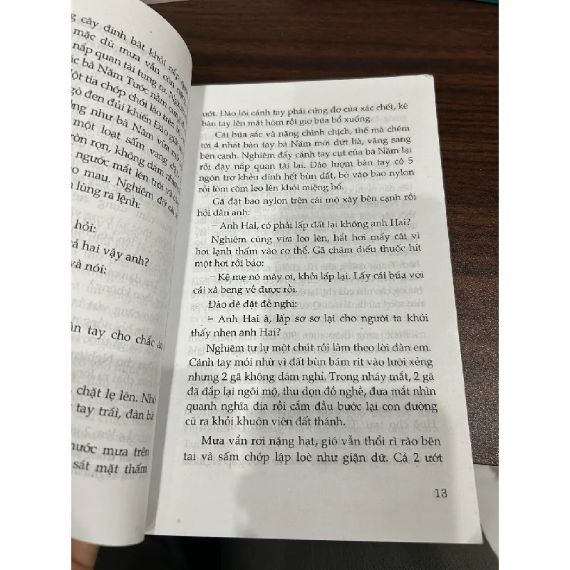 Ngôi mộ mới đắp- NXB Thanh Hoá 599710