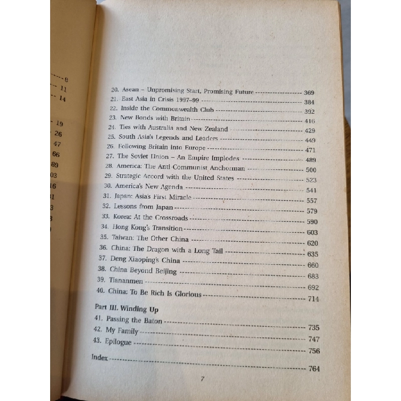 FROM THIRD WORLD TO FIRST : THE SINGAPORE STORY 1965 - 2000 - Memoirs of Lee Kuan Yew 159223