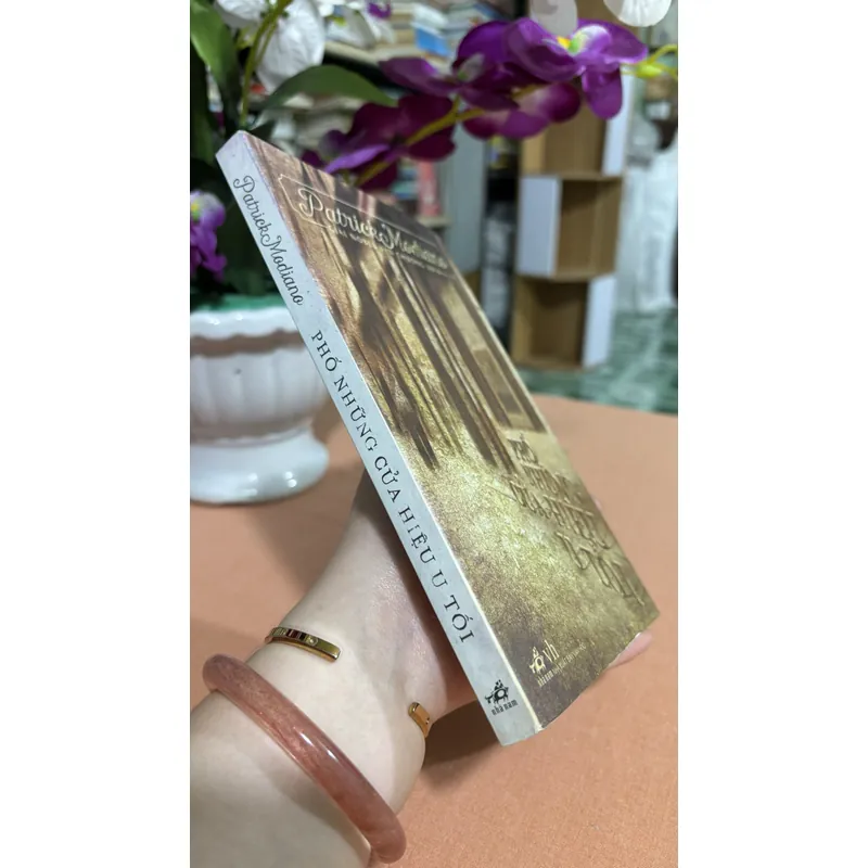 Phố những cửa hiệu u tối 🌊 593996