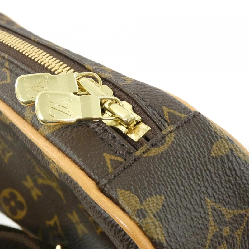 Túi đeo vai Louis Vuitton Monogram Pochette Gange M51870 612397