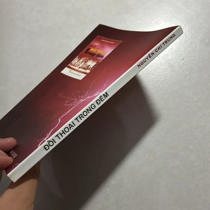 Đối thoại trong đêm - Nguyễn Chí Trung 736579