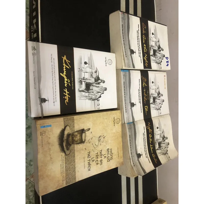 bộ sách 5 cuốn trung nguyên 697522