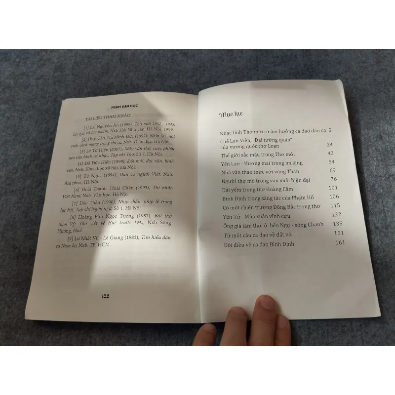 PHÍA SAU CON CHỮ 720733