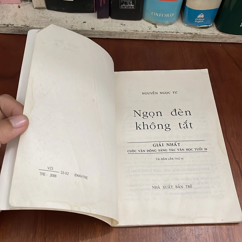 II Văn Học: Ngọn Đèn Không Tắt - Nguyễn Ngọc Tư - 2006 544367