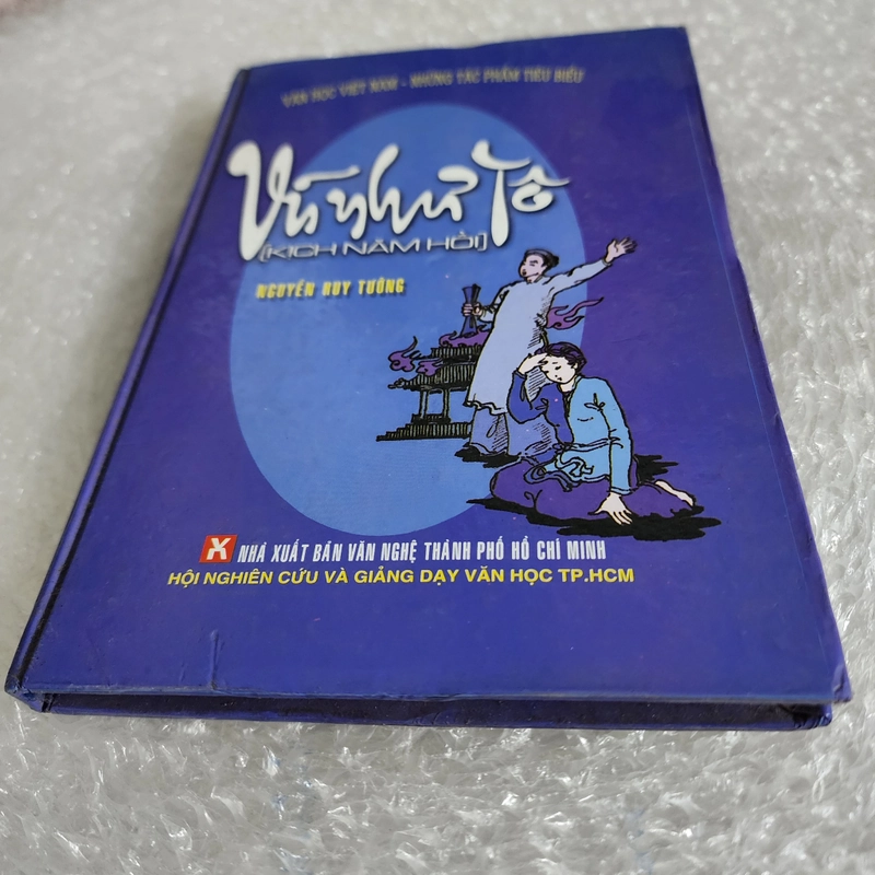 Vũ Như Tô | Nguyễn Huy Tưởng | chữ ký con trai tác giả  459047