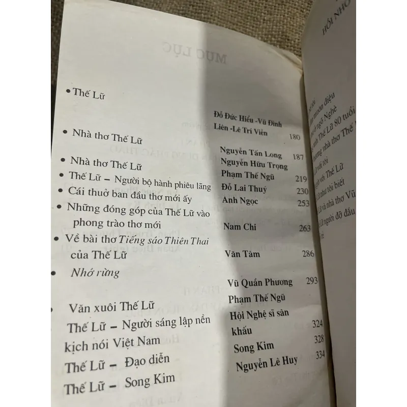 Thế Lữ : Cây đàn muôn điệu  714659