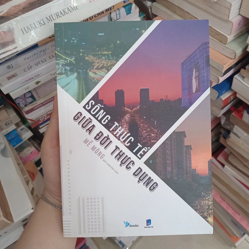 Sống thực tế giữa đời thực dụng 517743