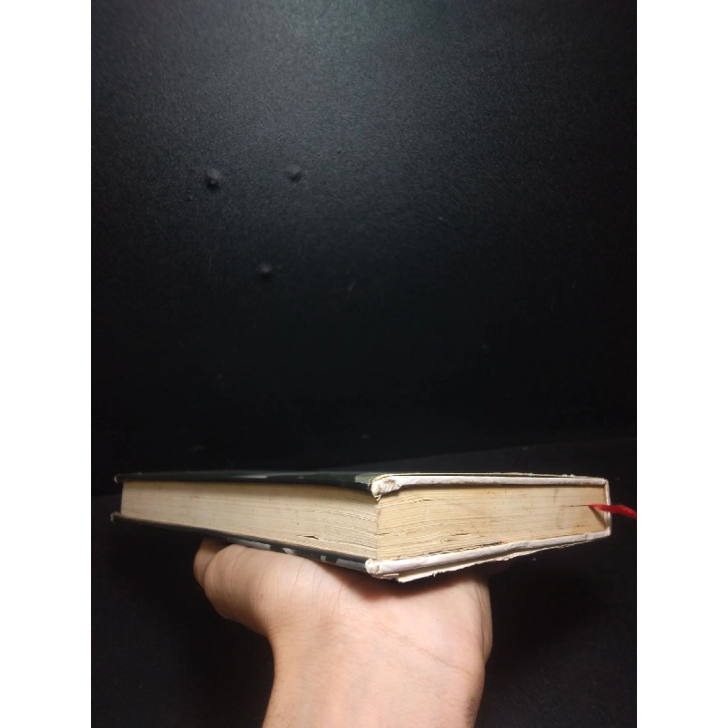 Cuộc chiến trong phòng họp 2011 Laura mới 80% ố vàng, bìa cứng HCM2810 912604