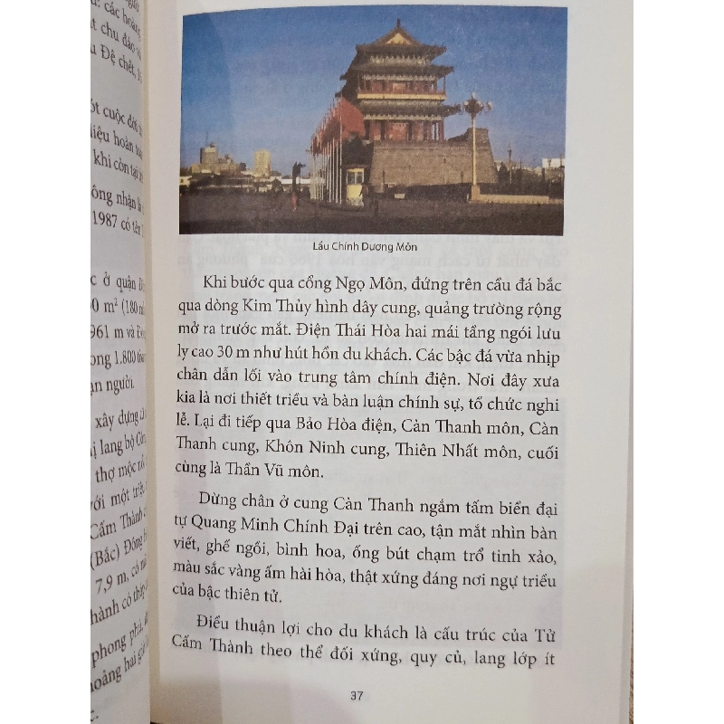 Thế giới sau những bước chân - Đàm Quang Hoàng Hải 778553