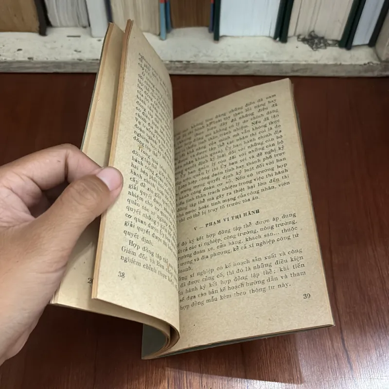 II Sách Xưa: Chế Độ Ký Hợp Đồng Tập Thể Ở Các Xí Nghiệp, Cơ Quan Nhà Nước - 1977 591390